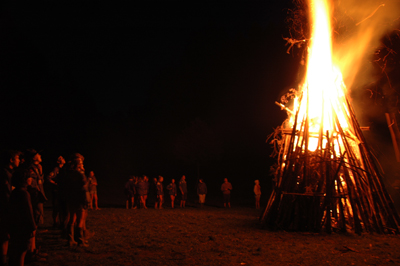 Les Scouts copyright photos presse (13) Feu camp